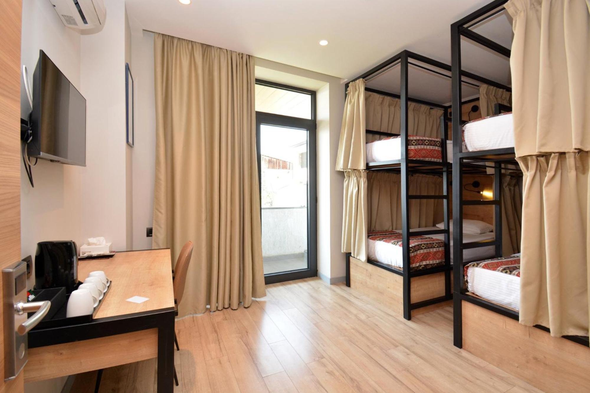 Andor Hotel เยเรวาน ภายนอก รูปภาพ